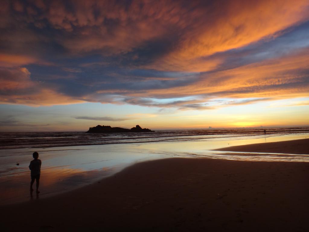 Sky And Sand Guesthouse Beruwala Exterior foto