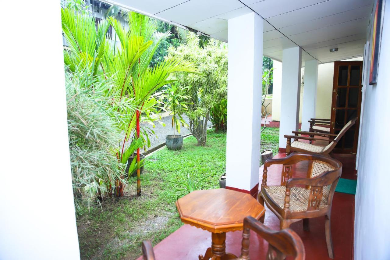 Sky And Sand Guesthouse Beruwala Exterior foto